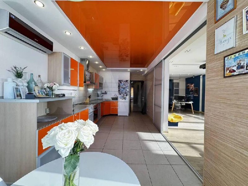 Квартиру из сериала «Реальные пацаны» выставили на продажу за 18,6 млн рублей.
Речь о жилье героя