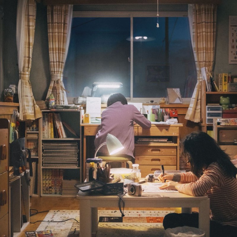 От идеи к воплощению
Анонсирована лайв-адаптация манги Тацуки Фуджимото "Оглянись" (Look Back).
П