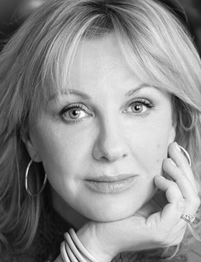 ТИХАЯ СИЛА: НЕ БРОНЯ, А ТЕПЛО
СИЛЬНАЯ ЖЕНЩИНА НЕ ТА, ЧТО...
