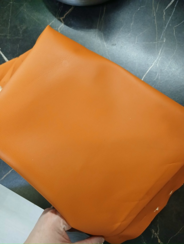 Отдам за вкусняшку, карниз+тюль на кухню. И мебельную т?...