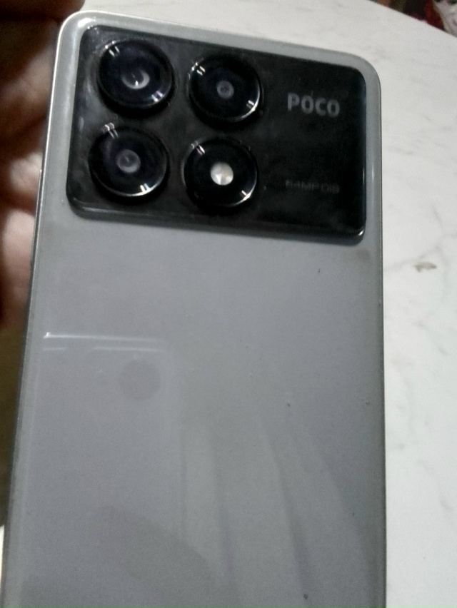 Здравствуйте. Найден телефон поко.Верну за вознагражд?...