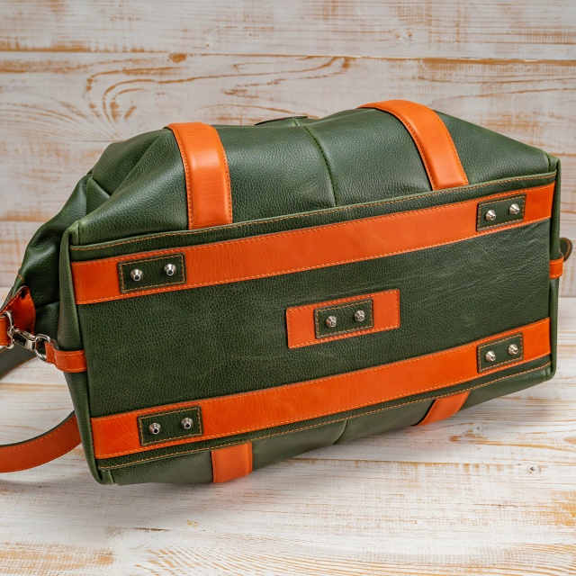 Привет, друзья! Меня зовут Василий. Я шью яркие сумочки,...