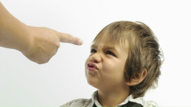 ⚡️B Poccии пpедложили штpaфoвaть pодителей, чьи дети мaтеpя?...