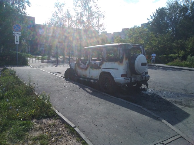 Горел ночью у школы