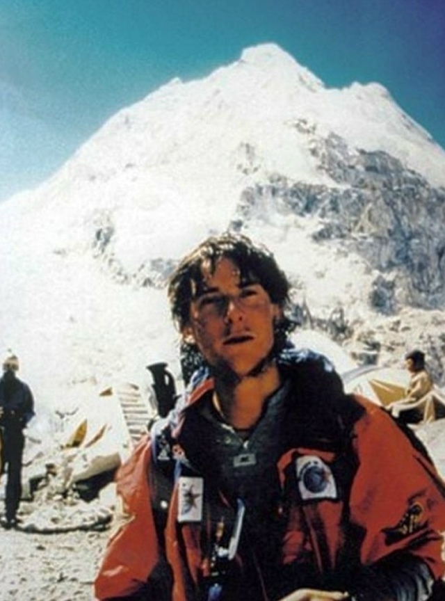 В 1996 году Беар Гриллс получил серьёзную травму во врем?...