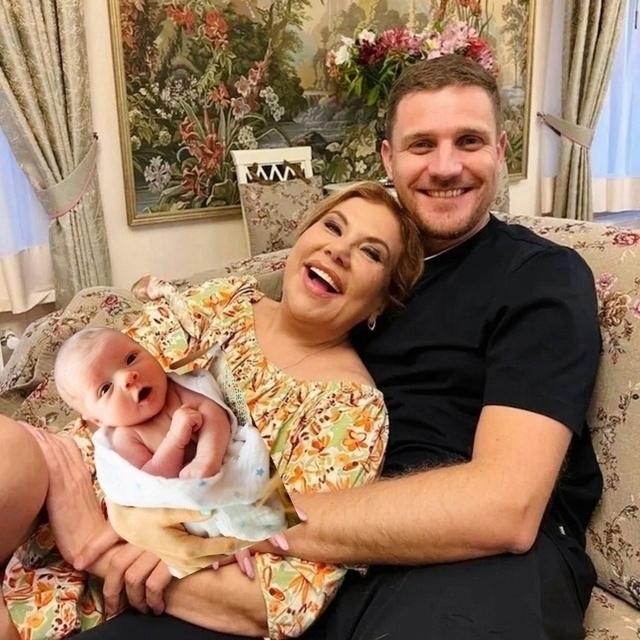 ‼Марина Федункив стала мамой в 53 года‼
Актриса скры?...