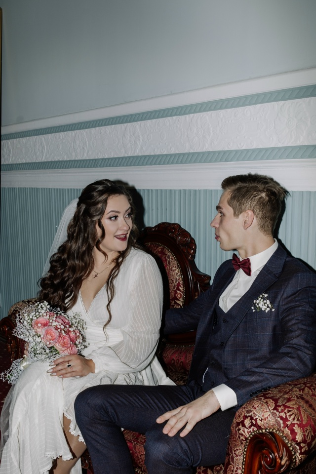 Хочу поделиться нашей камерной свадьбой. Очень рады, ч?...