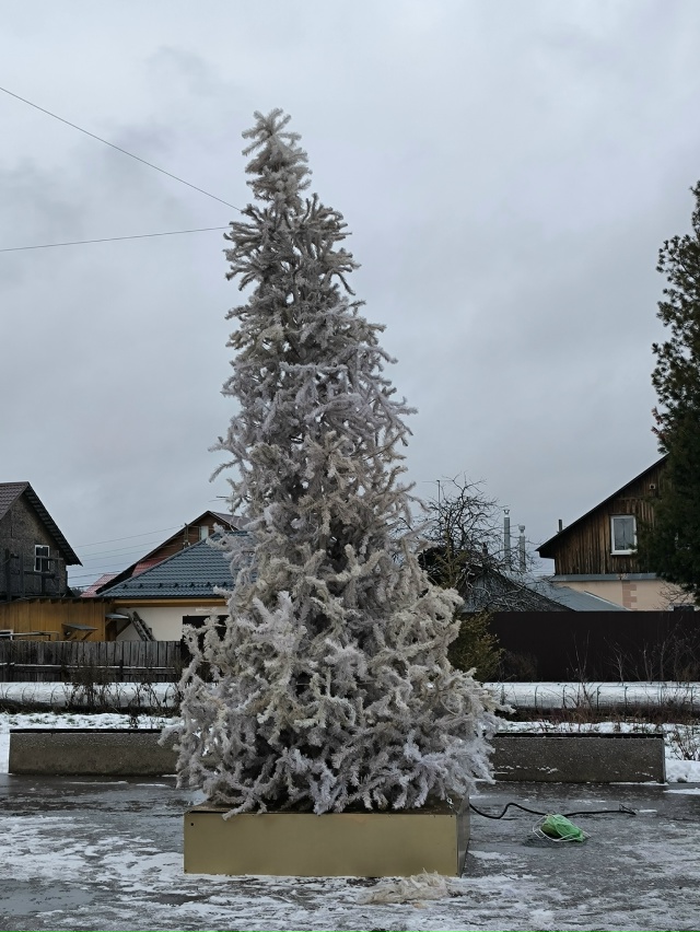 Такое позорище поставили в парке, Орджоникидзевского ?...