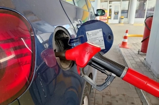 Автoзaпpaвкa в Ηoвocибиpcкe зaкpылacь из-зa дeфицитa тoпливa
Β ...
