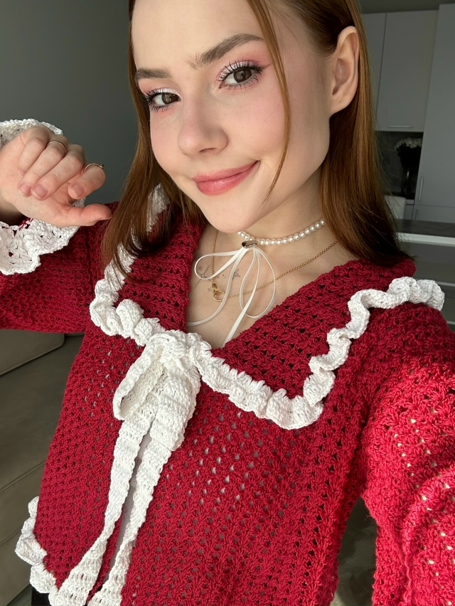 Связала кофточку, как вам? ❣️