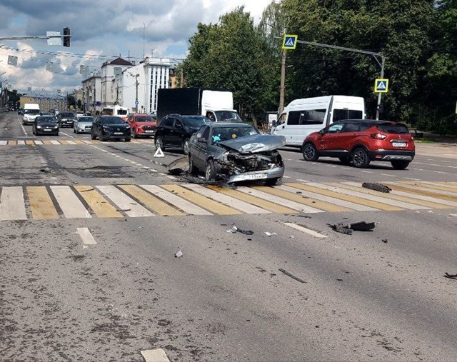 ‼️На Проспекте Гагарина, 19Б произошло жуткое ДТП.
Пе?...