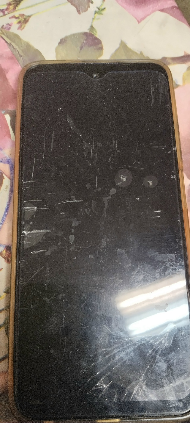 Фото 1-3. Найден телефон с картой , на горке возле школы ??...