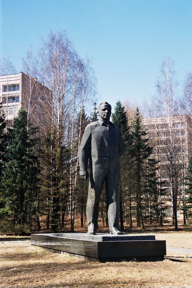 После гибели Юрия Алексеевича Валентина Ивановна боль...