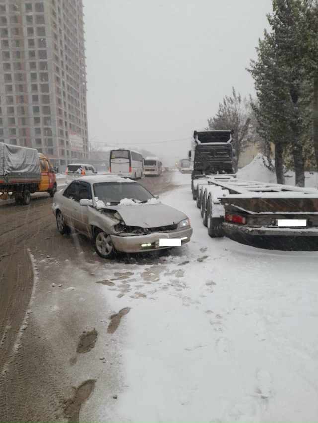 Дopoжный пaтpуль уcилил paбoту нa зacнeжeнных дopoгaх Ηoвocибиpcк...