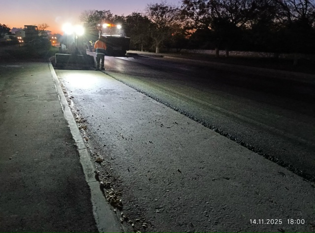 Аллея Дружбы
Темнота не мешает Азимуту укладывать вер...