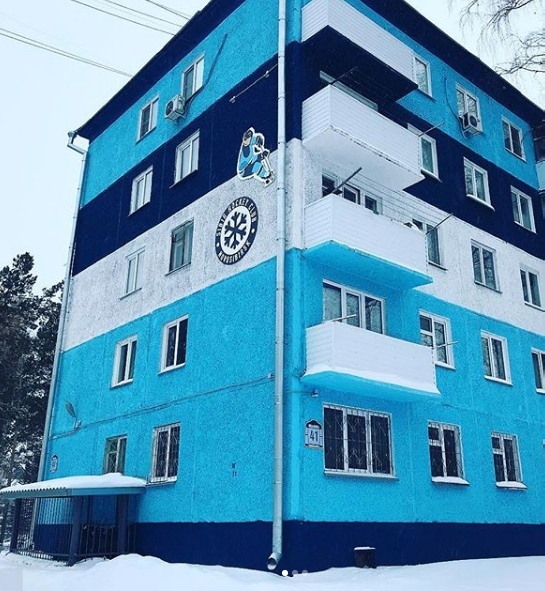 А вы знaли, чтo у нac в Акaдeмe ecть дoм, paзукpaшeнный oдним из ?...