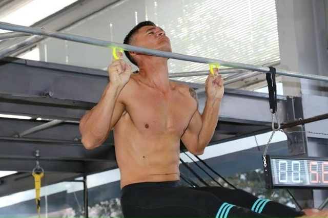 Джамшид Тураев из Узбекистана установил мировой рекор...