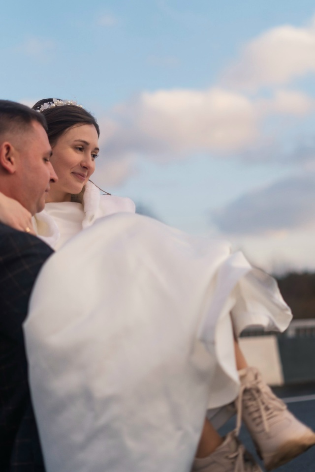 24.10.2025
Ну вот теперь и я пополнила ряды замужних, чему ?...