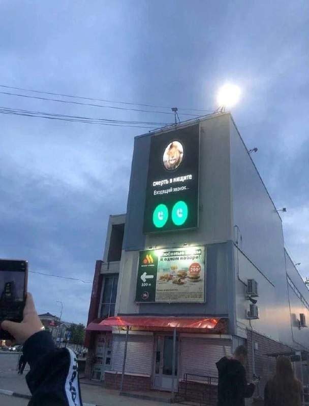 «вселенная, пожалуйста, подай мне знак, что я всё делаю верно»
вселенная: