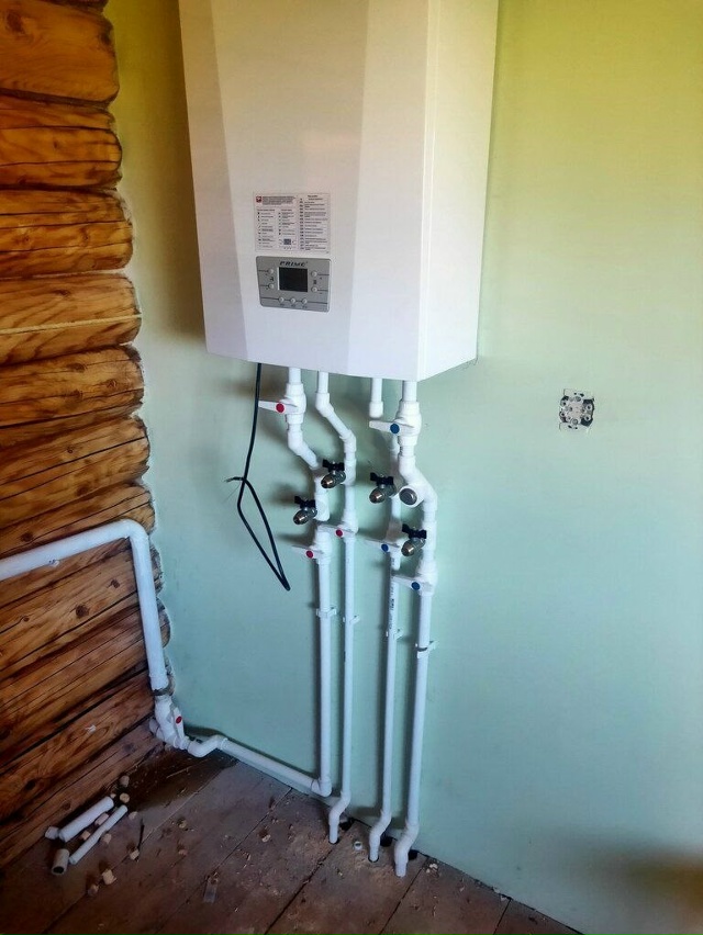 В Адлере сантехник устроил «демонтаж-тур» по новостро?...