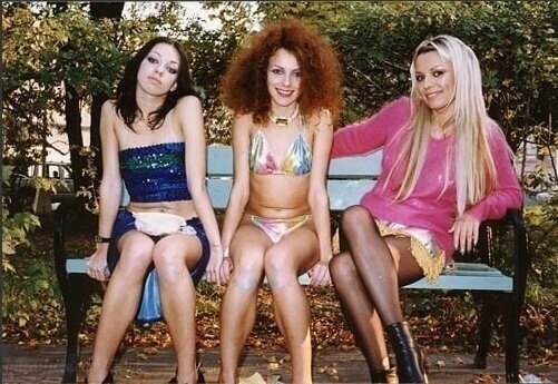 Редкие кадры 90-х: когда звёзды были как все — только яр?...