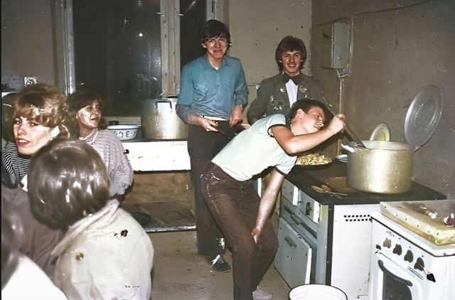 Студенческие общаги хороши. Жизнь не видел, если жил та...