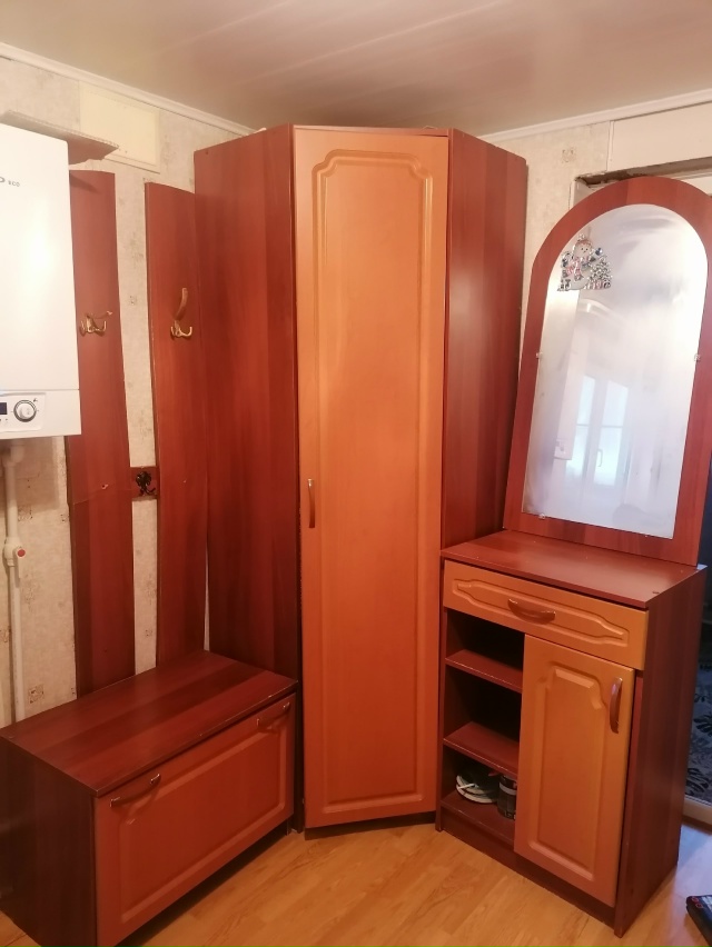 Срочно продам прихожую. Цена 3000 руб.
Тел:89619268677