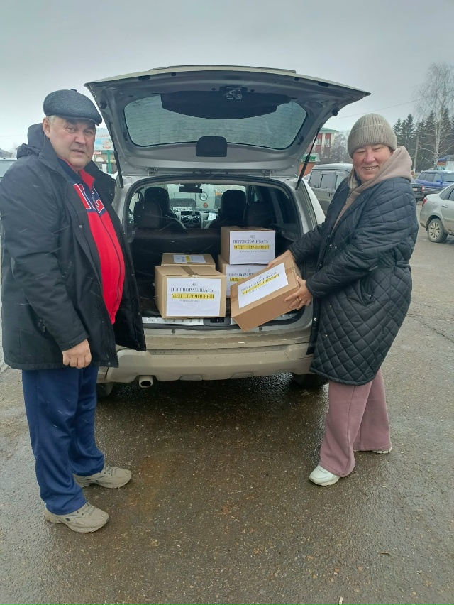 Сегодня, перед самой отправкой, семья Суровцовых, Свет?...