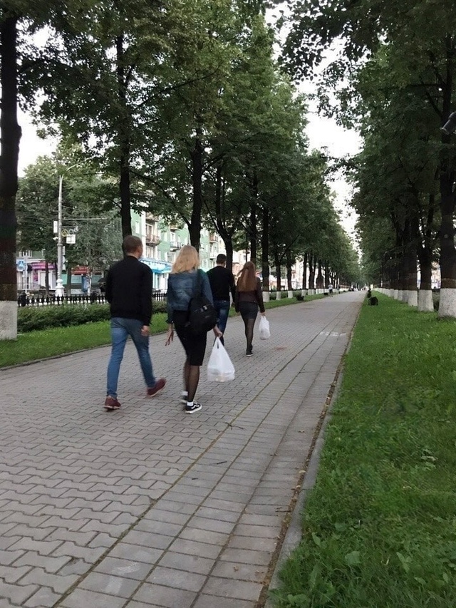 «Сильный и слабый пол». Замечено на аллее Компроса