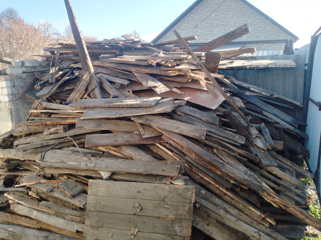 Даром.Находится по ул.Гвардейская +79507412298