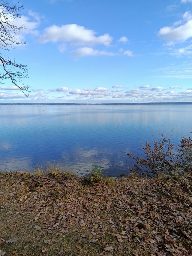 Чкаловск, 30. 10 25. Пановский сад и у ДК.