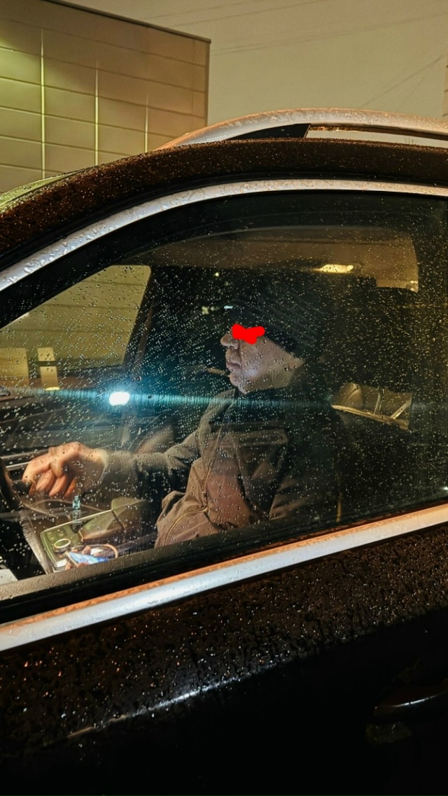 очередной заднепривод...й о**нь.
любитель покататься по ...