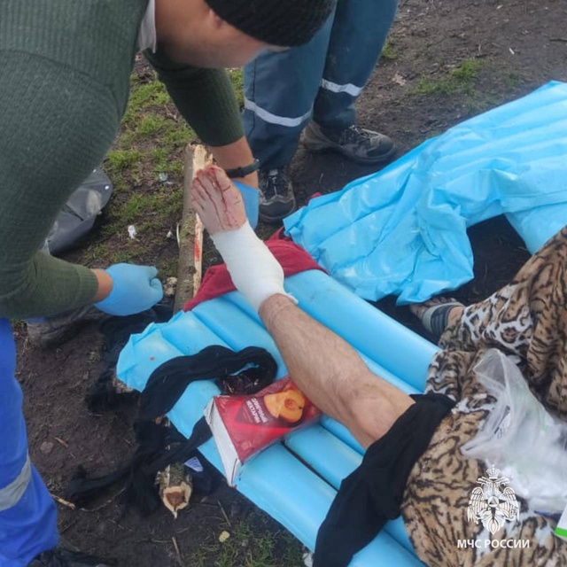 😱Топор отскочил в ногу туриста на Айгирских скалах — ...
