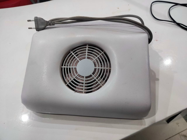 Продается оборудование б/у в косметологический кабине...