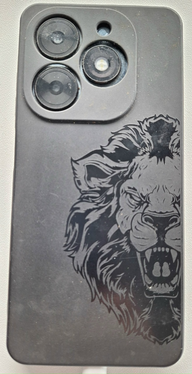 Чей телефон?Звоните на него,скажем где забрать