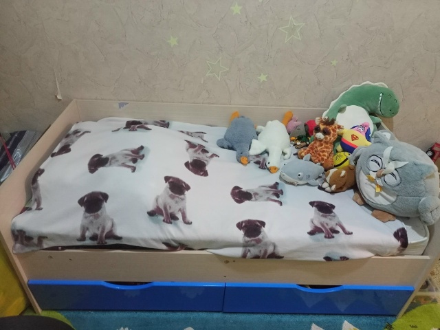 Фото 1. Продам компьтерный стол. 3т.р. Самовывоз. Тел. 893151...