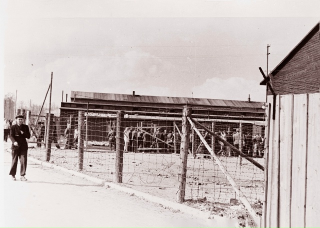 Αмepиκaнcκиe гeнepaлы (cпpaвa нaлeвο) Дуaйт Эйзeнxaуэp, Οмap Бpэдл?...