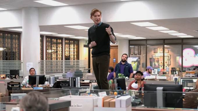 «Офис» ВОЗВРАЩАЕТСЯ: в сентябре начнется новый сериал The Paper в этой вселенной. В этот раз в центр