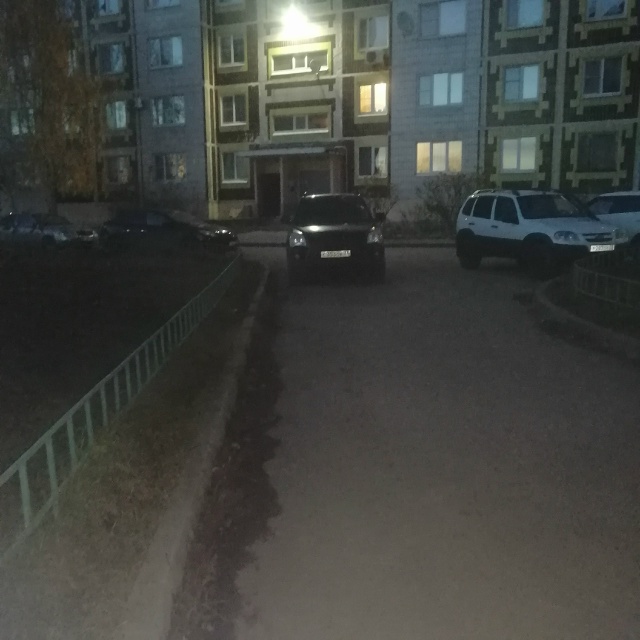 Анонимно.
Автохамам, живущим в доме 13 на улице Грибоедо...