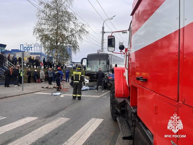 😰 Рейсовый автобус «Казань – Пермь» попал в смертель?...