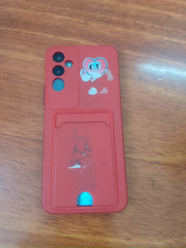 Найден в автобусе. Обращаться на автостанцию