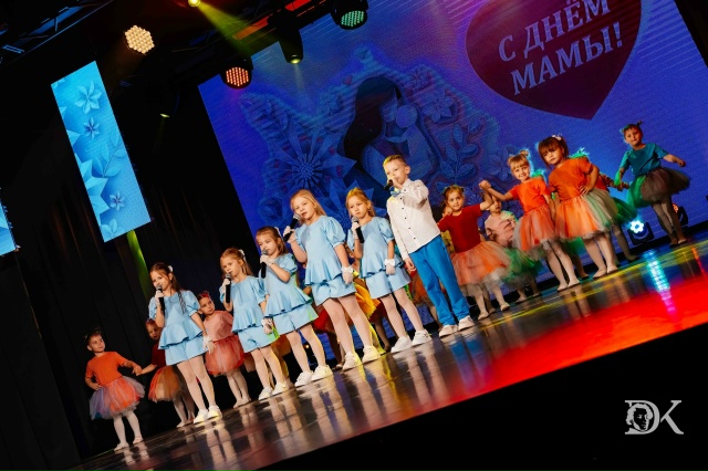 В доме культуры на площади Пушкина прошел концерт, пос?...