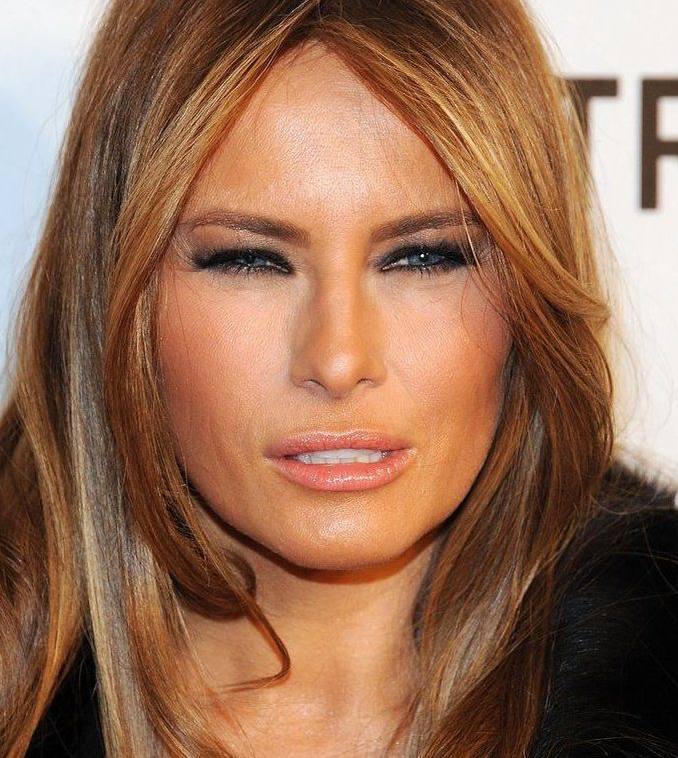 женщины: «как же достало, что мужчины скрывают эмоции!»
мужчина: *проявляет эмоцию*
женщины: