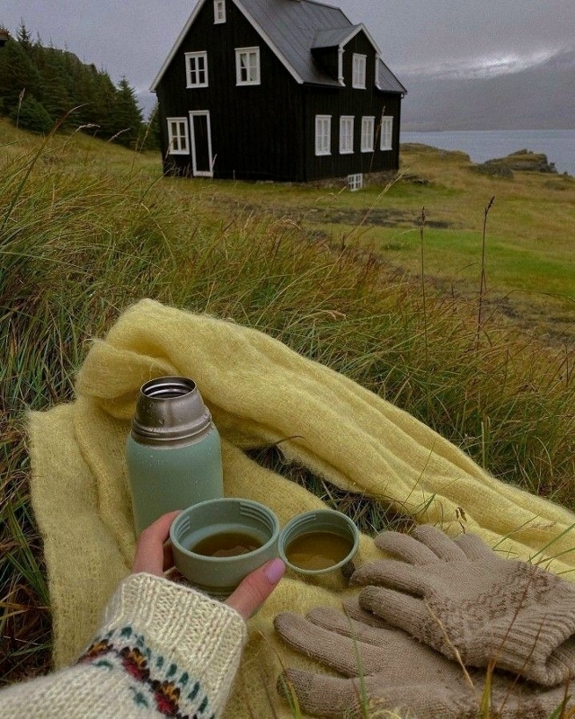 На природе и чай вкуснее, и мир чудеснее.