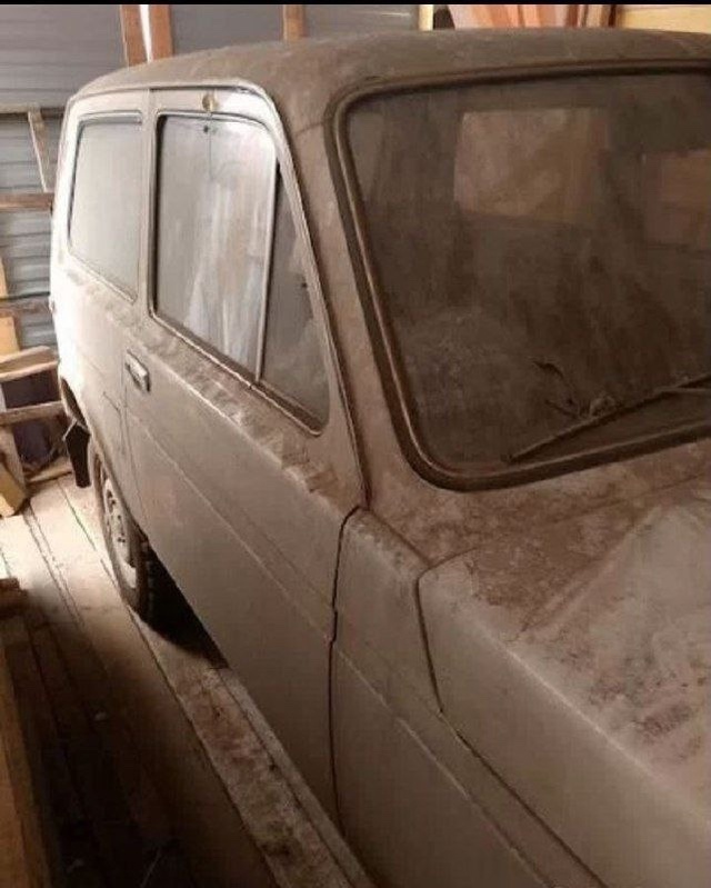 🚗 В России продают 45-летнюю Ниву без пробега — за цену...