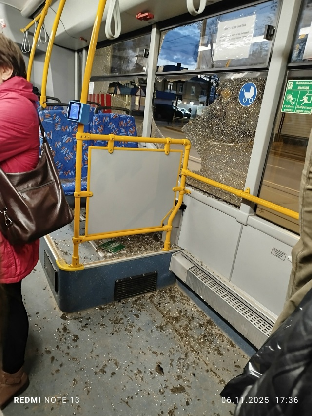 06.11.2025 примерно в 17.30 маршрут N 50 ( в сторону Велижской) о...