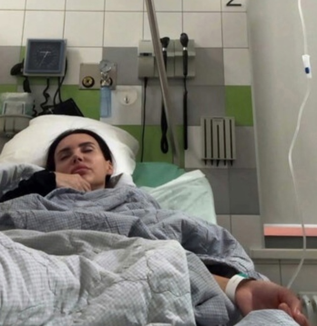 ? Серое лицо, удушье, капельница известная модель и би...