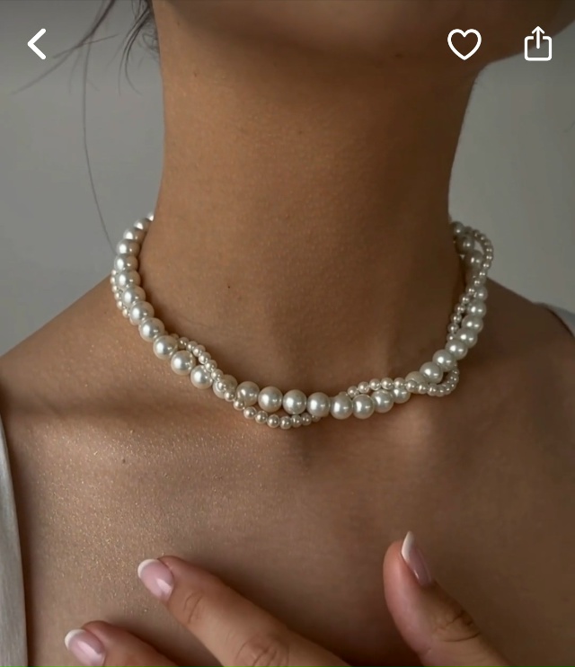 Милые дамы,
подскажите, нужна ли под такой образ фата, а...