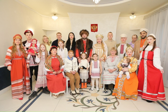 В Перми 1 декабря в Свердловском ЗАГСе поженились Рома?...