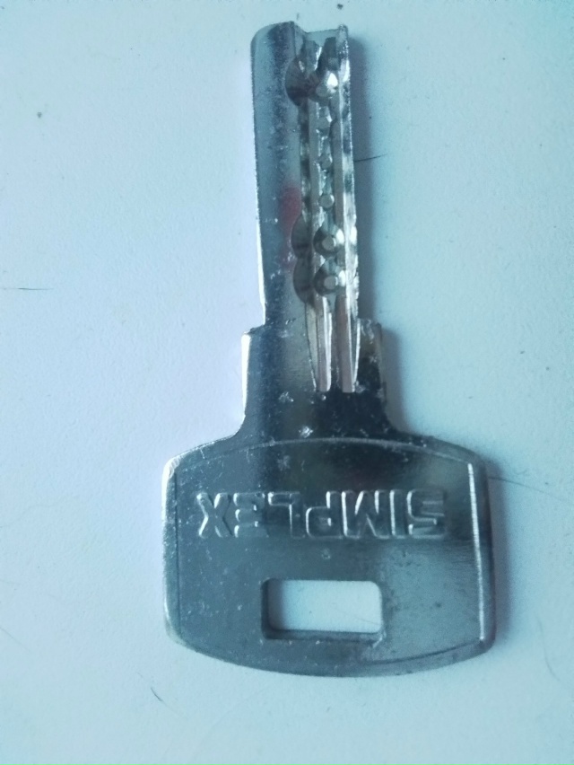 Здравствуйте! Чья потеряшка? Найден на дороге проулка...